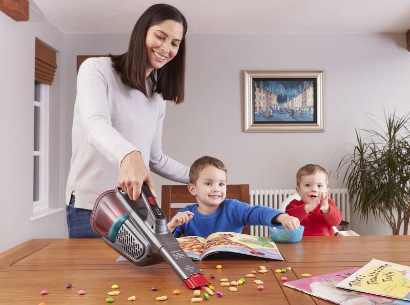 Akumulátorový vysavač Black-Decker Dustbuster SmartTech BHHV320B - obrázek č. 1